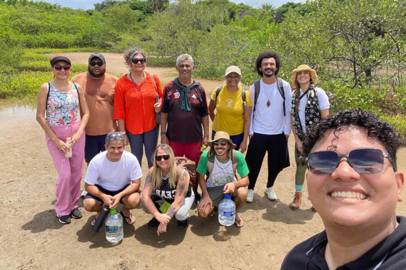 Formação em educação ambiental mobiliza professores da rede estadual em aula de campo na Sabiaguaba